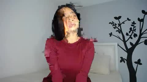 Snapshot of sara_tris chatting on 09/27/25, 01:21 Sara online show from 09/27/25, 01:21