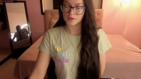 Snapshot of sara_valderrama_ chatting on 05/02/26, 12:21 sara_valderrama_ online show from 05/02/26, 12:21