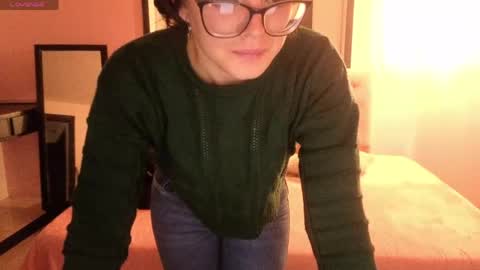 Snapshot of sara_valderrama_ chatting on 05/29/26, 12:25 sara_valderrama_ online show from 05/29/26, 12:25