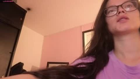 Snapshot of sara_valderrama_ chatting on 06/04/26, 02:12 sara_valderrama_ online show from 06/04/26, 02:12