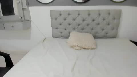 sara_valentina2 online show from 01/09/25, 06:36