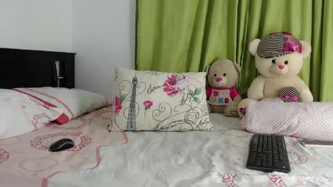 saraa online show from 04/21/26, 01:42