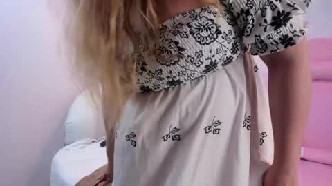 Saraa Gomez online show from 04/01/26, 03:42