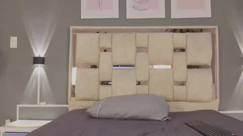 sara online show from 09/10/25, 03:06