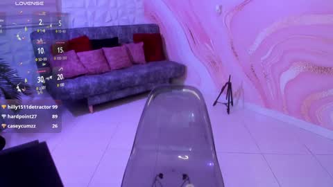 Sara online show from 12/31/24, 01:26