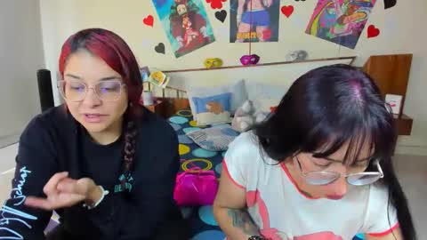 Snapshot of saraandmarilyn chatting on 02/03/25, 01:51 Alahia and Marilyn online show from 02/03/25, 01:51