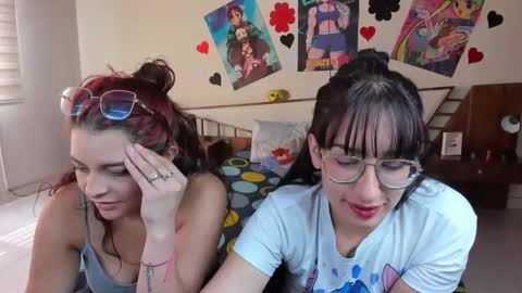 Snapshot of saraandmarilyn chatting on 02/11/25, 06:33 Alahia and Marilyn online show from 02/11/25, 06:33