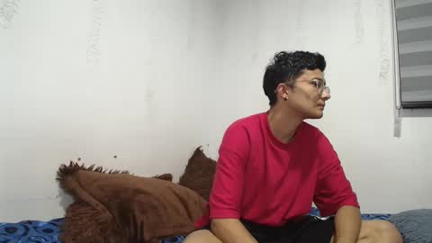 sara and thomas online show from 01/26/25, 03:27