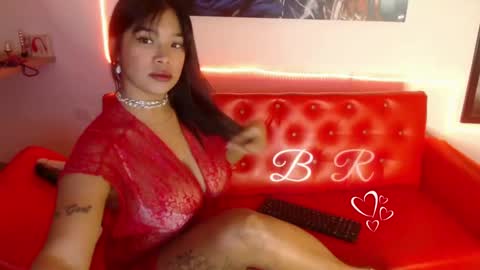 Snapshot of saraapril_1 chatting on 12/29/24, 12:09 SARAHGIL online show from 12/29/24, 12:09