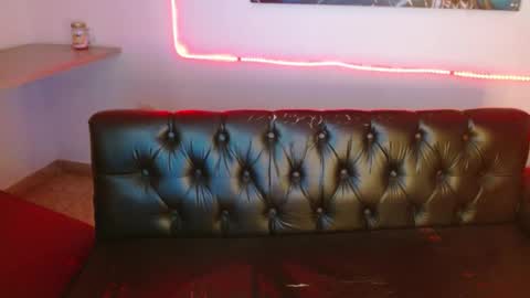 Snapshot of saraapril_1 chatting on 12/31/24, 09:17 SARAHGIL online show from 12/31/24, 09:17