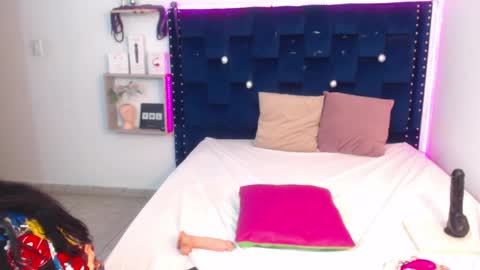 Snapshot of saraapril_1 chatting on 01/29/25, 11:04 SARAHGIL online show from 01/29/25, 11:04