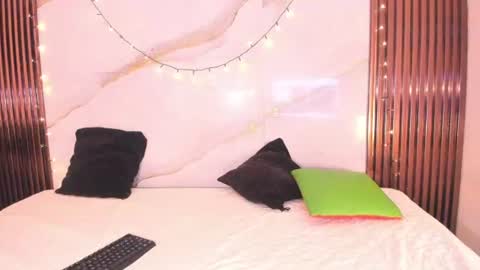 Snapshot of saraapril_1 chatting on 07/12/26, 06:54 SARAHGIL online show from 07/12/26, 06:54
