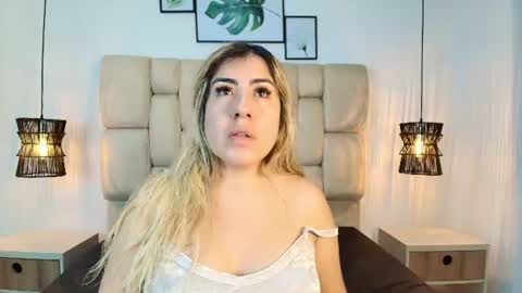 Snapshot of sarablonde_t chatting on 07/24/26, 07:12 sarablonde_t online show from 07/24/26, 07:12