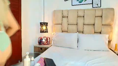Snapshot of sarablonde_t chatting on 07/30/26, 08:08 sarablonde_t online show from 07/30/26, 08:08