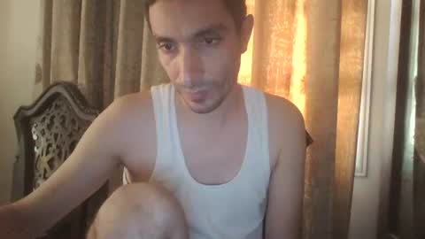 Snapshot of saraclit chatting on 10/23/25, 08:57 pass kika online show from 10/23/25, 08:57