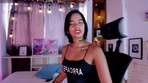 Sara  Everyday From 1430 to 2130 Col Time online show from 02/26/25, 08:22