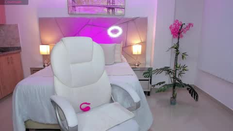 saracruz online show from 04/16/26, 03:18