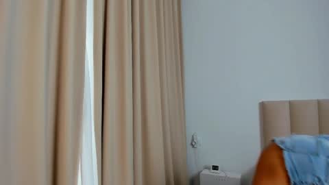 saradiamond01 online show from 03/01/25, 12:23