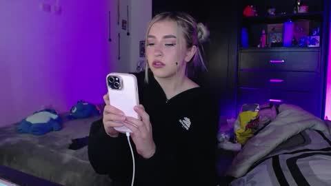 saradiazxxx online show from 03/16/26, 05:02