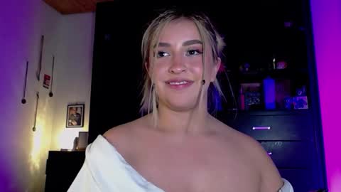 saradiazxxx online show from 03/16/26, 05:44