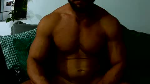 Snapshot of saradoflexx chatting on 02/24/25, 10:25 Briccio online show from 02/24/25, 10:25