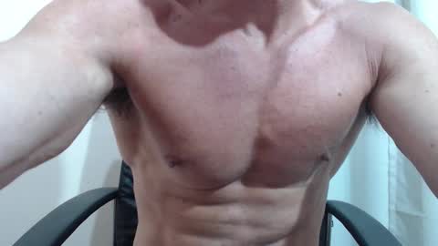 saradorj92 online show from 01/12/26, 01:22