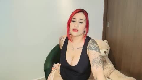 Sara online show from 10/28/25, 04:27