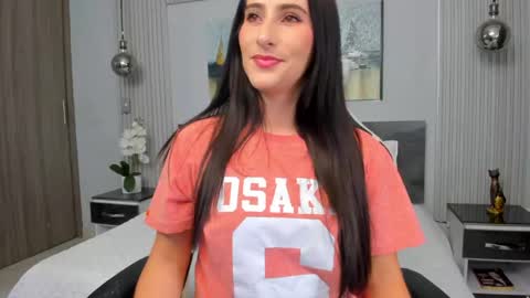 Snapshot of saragomez_1 chatting on 05/19/26, 12:55 Sara Gomez online show from 05/19/26, 12:55