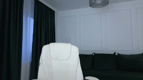 sarah l0v3 online show from 12/17/25, 05:35