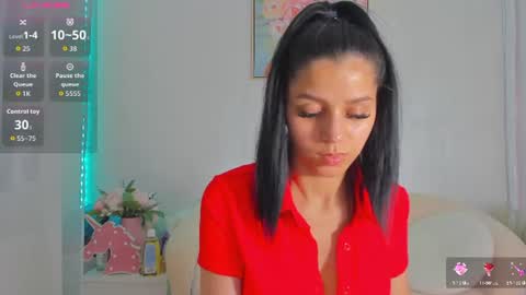 Snapshot of sarah_blake_ chatting on 06/30/26, 01:01 Sara online show from 06/30/26, 01:01