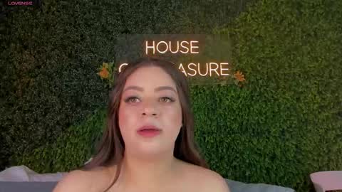 Sarah Bonneth online show from 03/18/26, 10:51