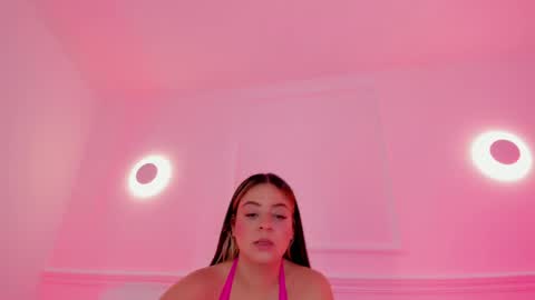 Snapshot of sarah_bonneth chatting on 05/05/26, 11:51 Sarah Bonneth online show from 05/05/26, 11:51