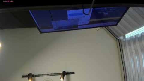 sarah_collens_ online show from 06/17/26, 11:34