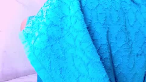 Snapshot of sarah_cream chatting on 09/22/25, 10:45 Sarah online show from 09/22/25, 10:45