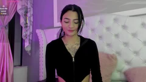 Snapshot of sarah_curtis chatting on 11/16/25, 04:18 Sarah online show from 11/16/25, 04:18