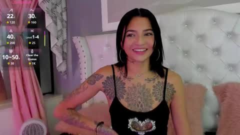 Snapshot of sarah_curtis chatting on 11/17/25, 02:50 Sarah online show from 11/17/25, 02:50