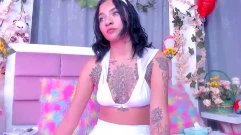 Snapshot of sarah_curtis chatting on 02/26/26, 03:49 Sarah online show from 02/26/26, 03:49