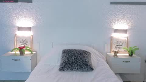 Sarah online show from 04/09/26, 01:27