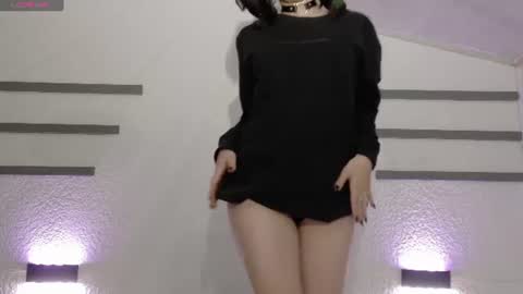 Snapshot of sarah_cute028 chatting on 06/19/26, 01:37 Sarah online show from 06/19/26, 01:37