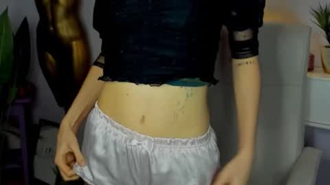 Snapshot of sarah_desire01 chatting on 11/09/25, 10:46 Sarah online show from 11/09/25, 10:46