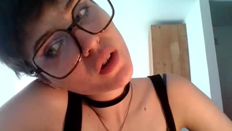 Snapshot of sarah_desire01 chatting on 03/01/26, 03:25 Sarah online show from 03/01/26, 03:25