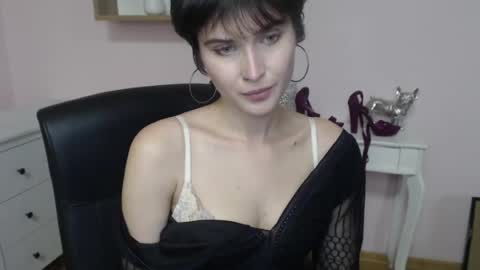 Snapshot of sarah_desire01 chatting on 06/11/26, 04:38 Sarah online show from 06/11/26, 04:38