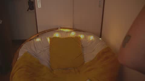 Sarah online show from 04/24/26, 03:09