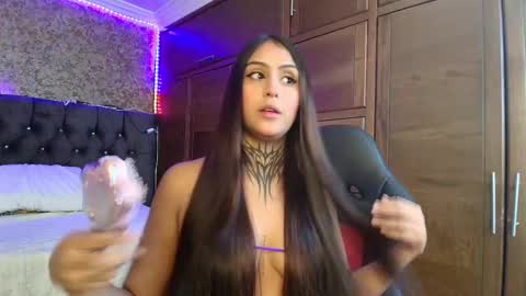 Snapshot of sarah_escobarr_ chatting on 02/11/26, 11:48 Sarah online show from 02/11/26, 11:48