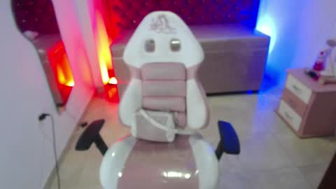 Snapshot of sarah_evansm chatting on 09/22/25, 08:44 Sara online show from 09/22/25, 08:44