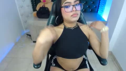 Snapshot of sarah_evansm chatting on 10/07/25, 02:09 Sara online show from 10/07/25, 02:09