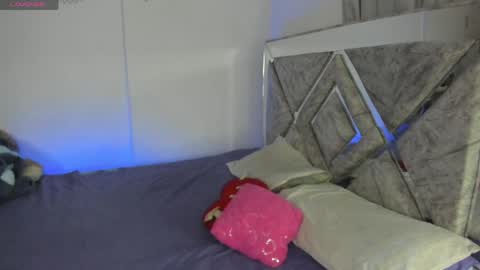 Snapshot of sarah_lowee chatting on 04/28/26, 02:27 sarah_lowee online show from 04/28/26, 02:27