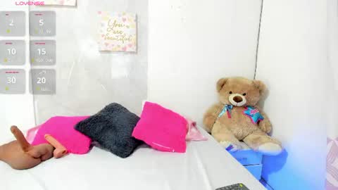 Snapshot of sarah_lowee chatting on 07/14/26, 06:24 sarah_lowee online show from 07/14/26, 06:24