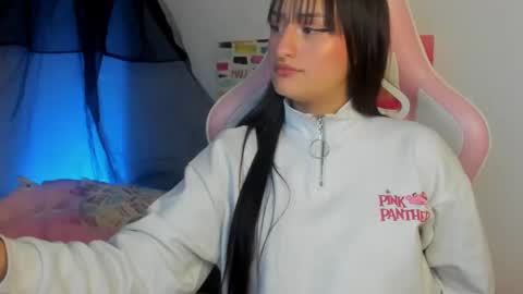 Snapshot of sarah_ramirez777 chatting on 12/27/24, 05:31 Sarah Ramirez online show from 12/27/24, 05:31