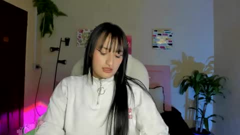 Snapshot of sarah_ramirez777 chatting on 02/17/25, 05:43 Sarah Ramirez online show from 02/17/25, 05:43